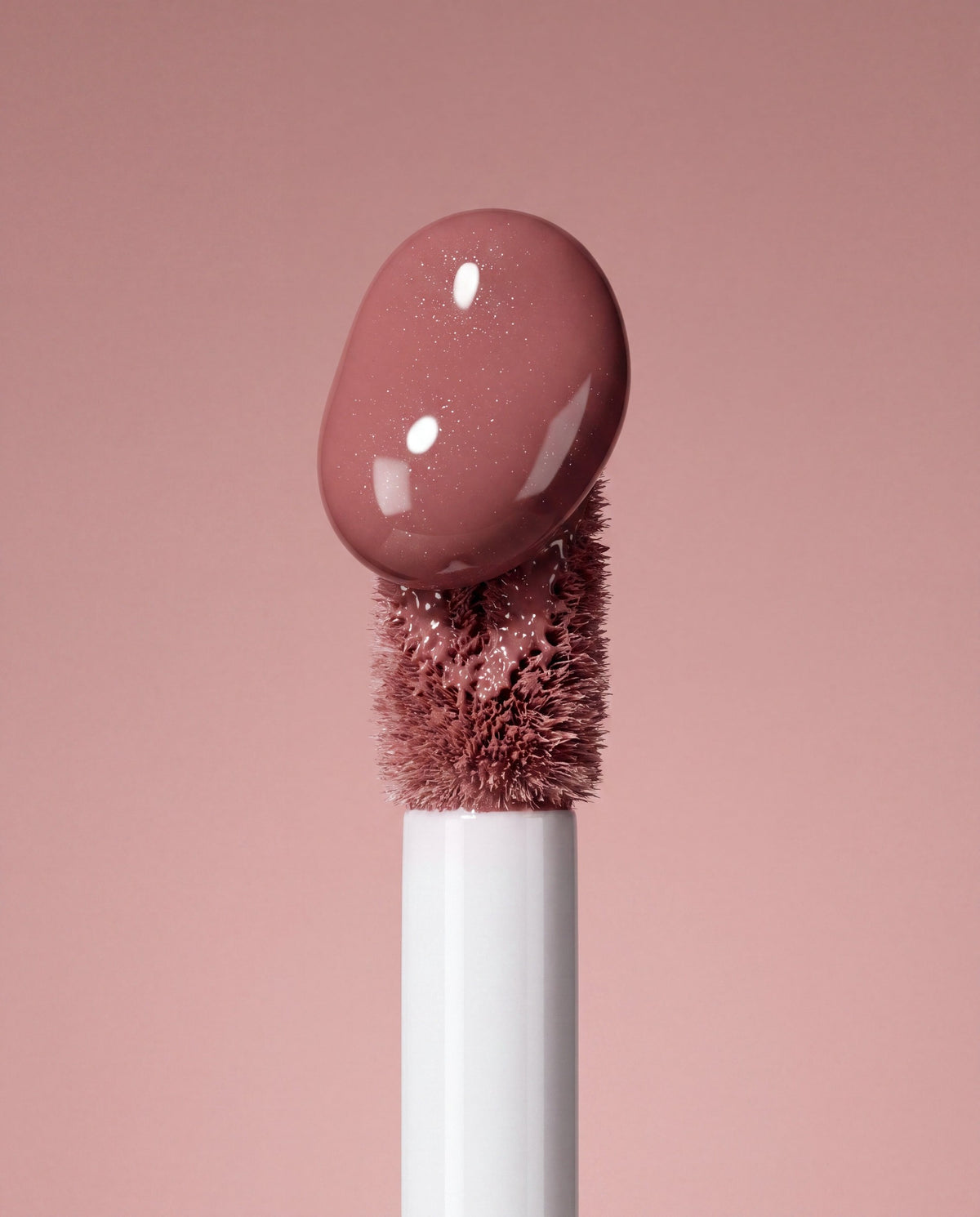 Ruby Claire Dream Lip Oil in Blush Dreams — macro applicator